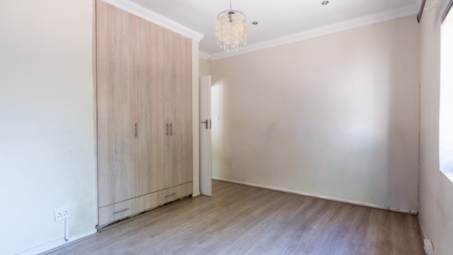 4 Bedroom Property for Sale in De Zoete Inval Western Cape